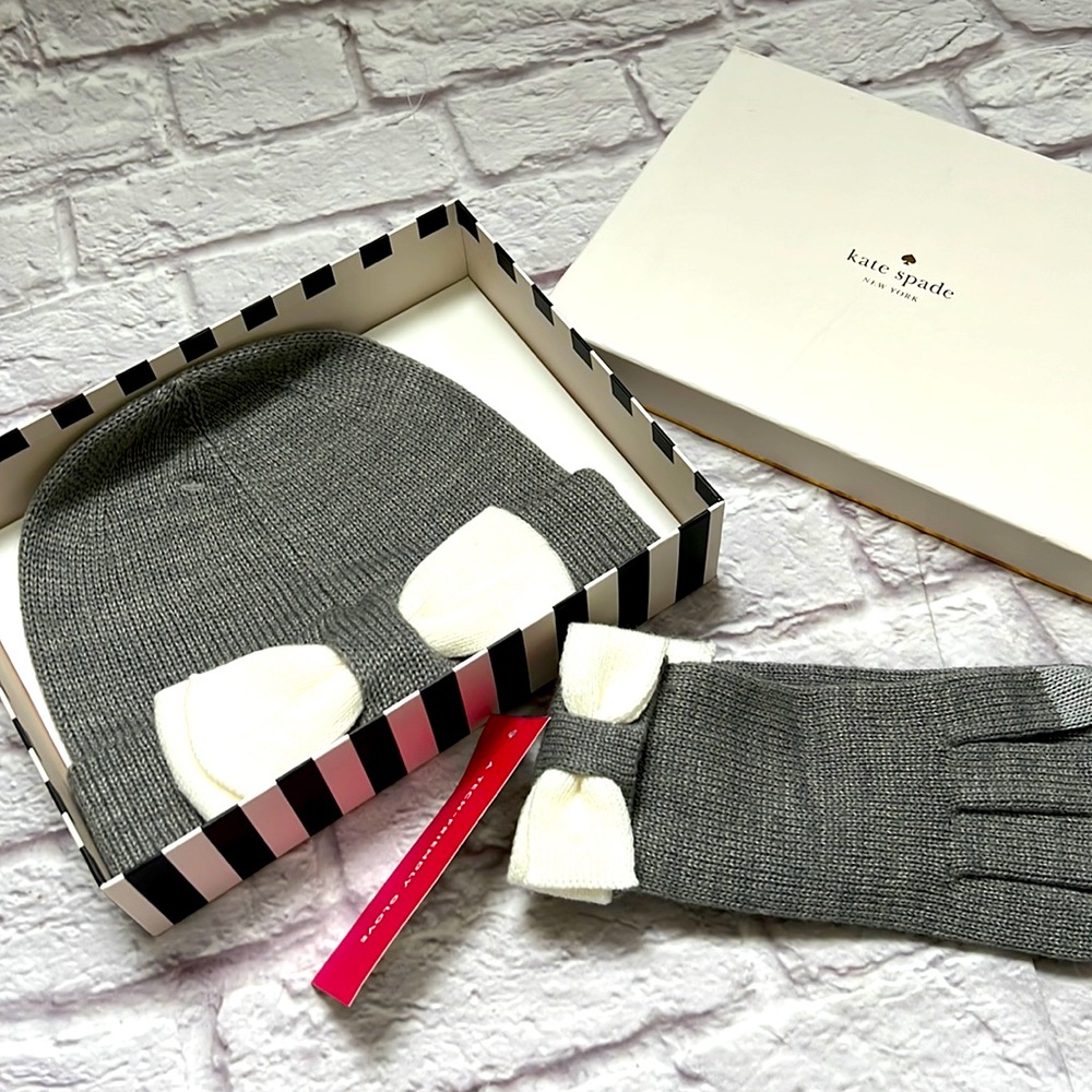 Kate spade bow beanie & glove set tech gloves grey & cream
